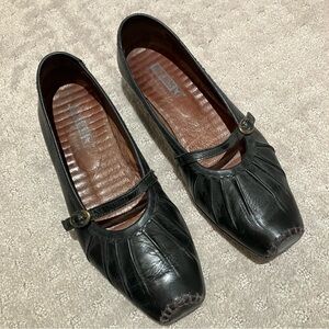 Pikolinos Black Leather Mary Jane Shoes. Flats. Quality shoes Great condition